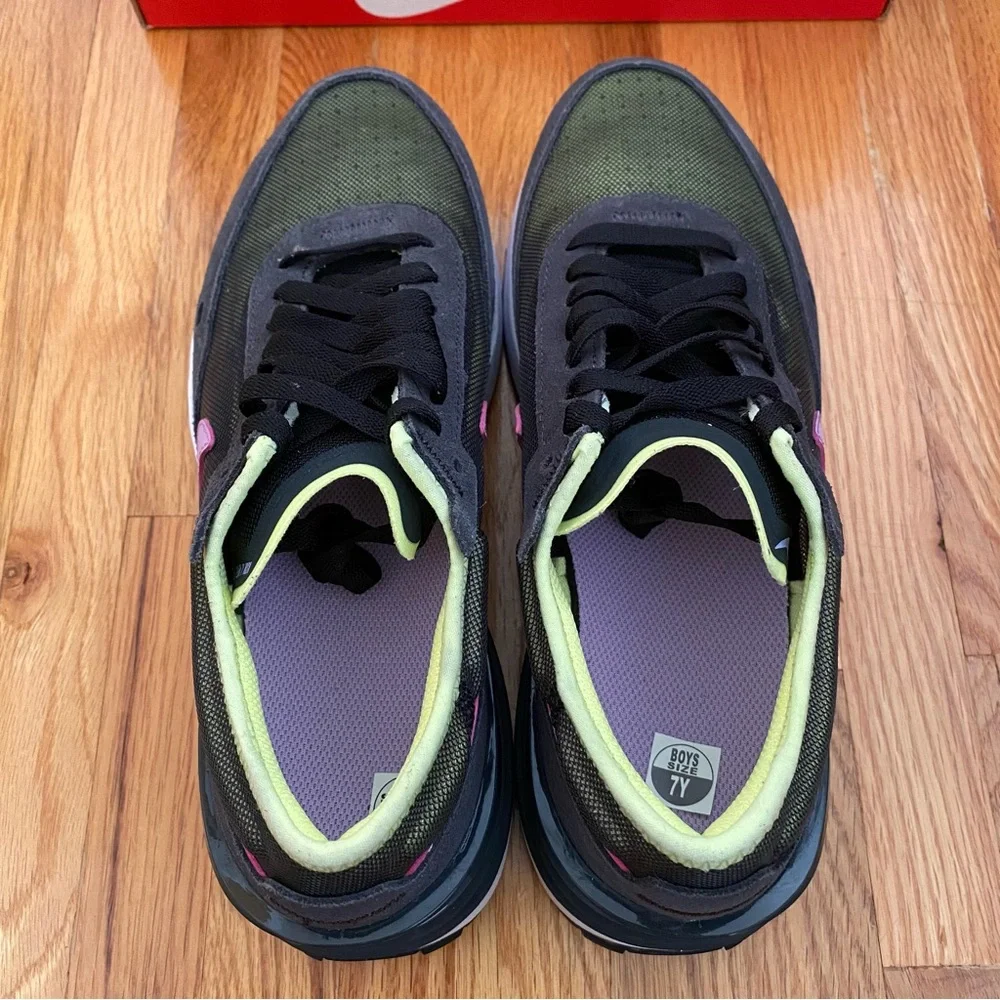 Nike Waffle One Women’s Sneakers